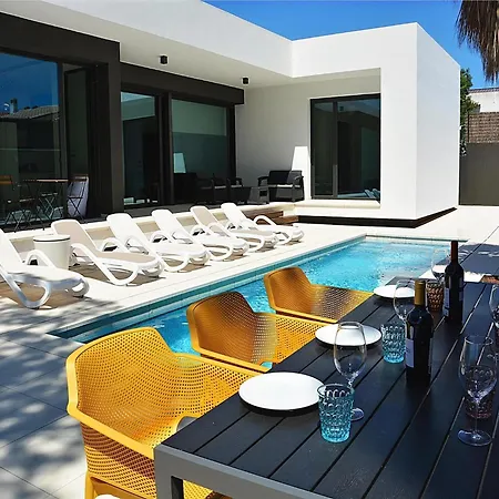 Modern With Swimming Pool * L'Escala