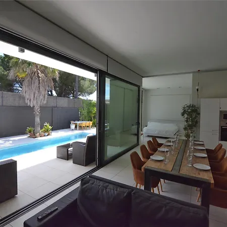 Villa Modern With Swimming Pool