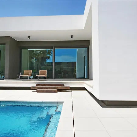 Villa Modern With Swimming Pool *