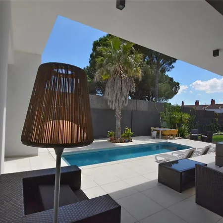 Modern With Swimming Pool Villa *
